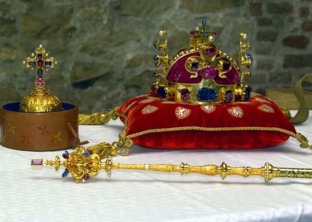 Коронационные регалии чешских королей (České korunovační klenoty) Коронационные регалии чешских королей (České korunovační klenoty)