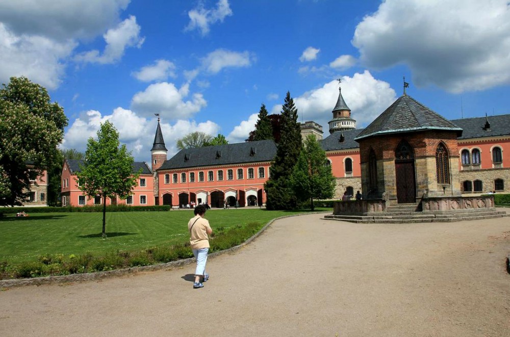 Замок Сихров (Sychrov)