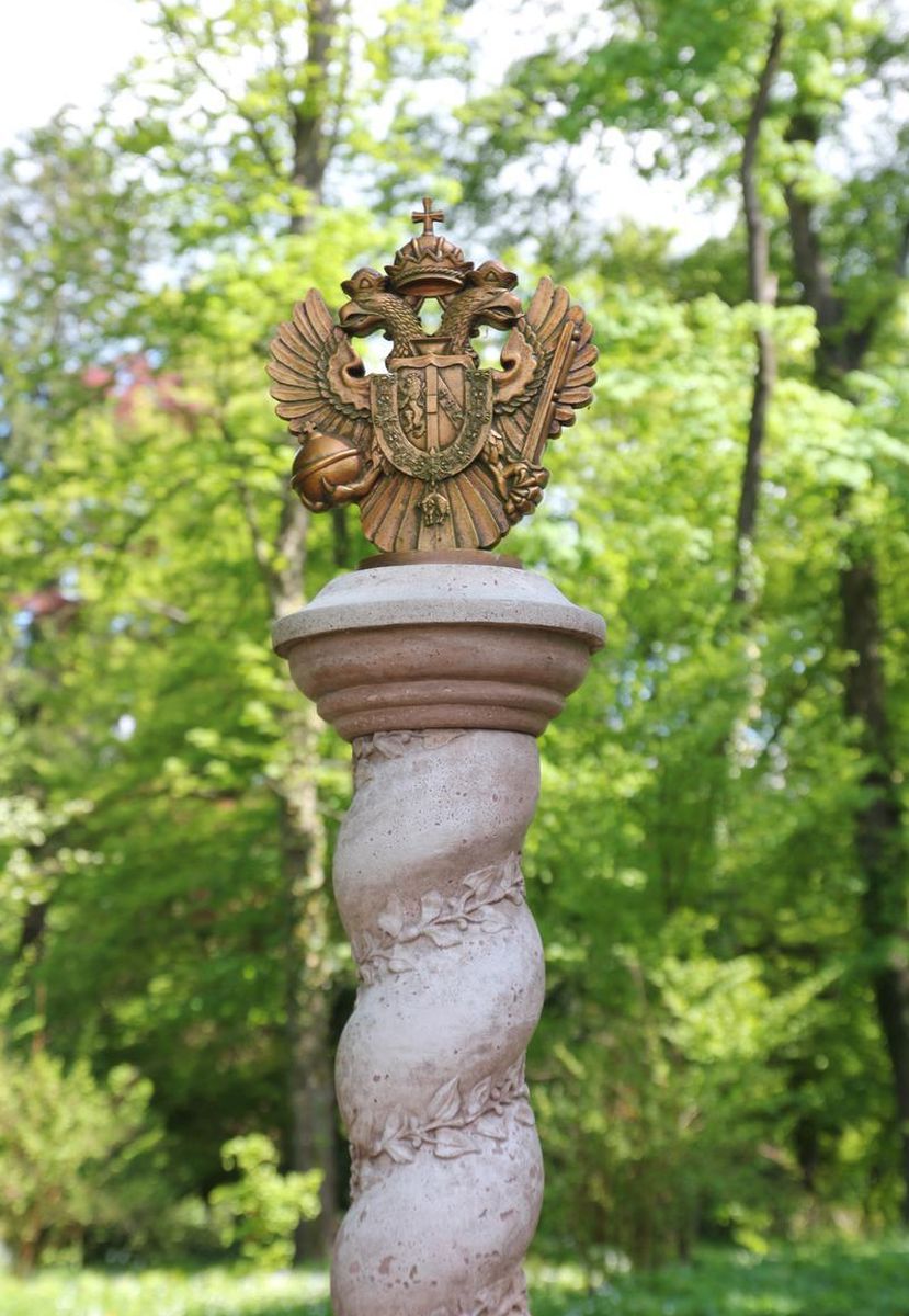 Замок Сихров (Zámek Sychrov)