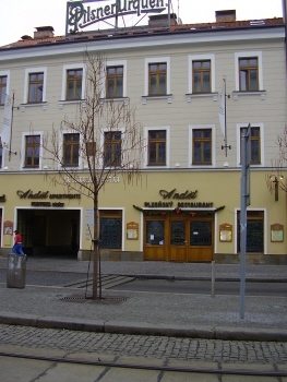 Пльзеньский ресторан «Андел» (Plzeňský restaurant Anděl)