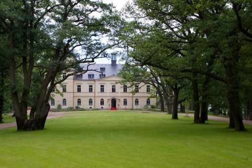 Замок Шато Мцелы (Chateau Mcely)