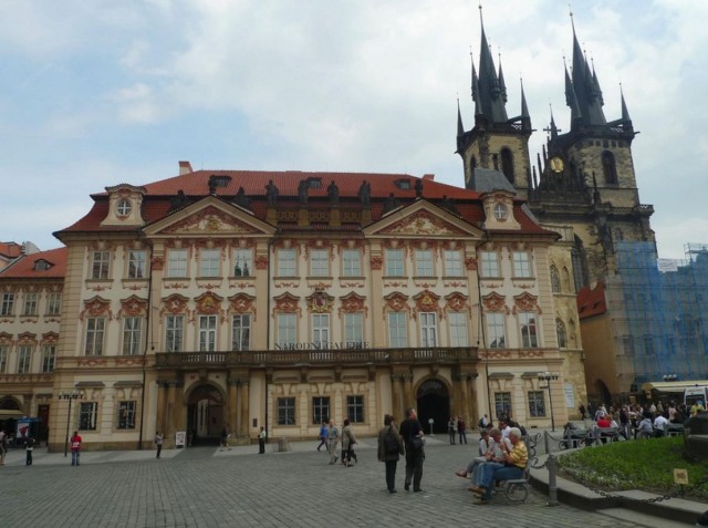 Дворец Кински (Kinsky Palace) Дворец Кински (Kinsky Palace)