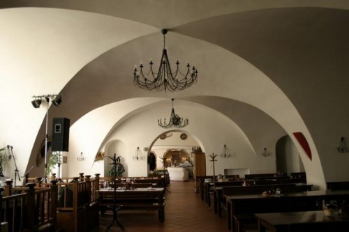"Большой Монастырский ресторан" в Праге (Velká klášterní restaurace)