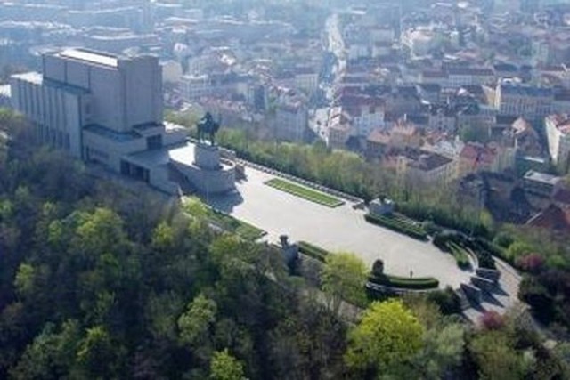 Музей армии (Armádní muzeum) Музей армии (Armádní muzeum)