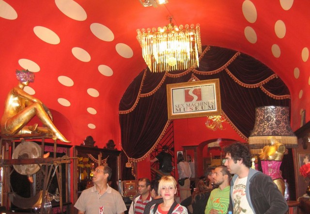 Музей секс машин в Праге (Sex Machines Museum) Музей секс машин в Праге (Sex Machines Museum)