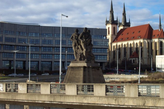 Главков мост (Hlávkův most) Главков мост (Hlávkův most)