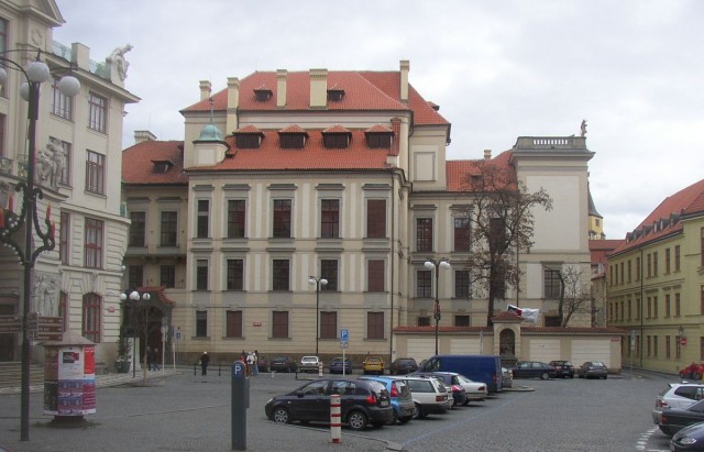 Дворец Клам-Галласов (Clam-Gallasův palác) Дворец Клам-Галласов (Clam-Gallasův palác)