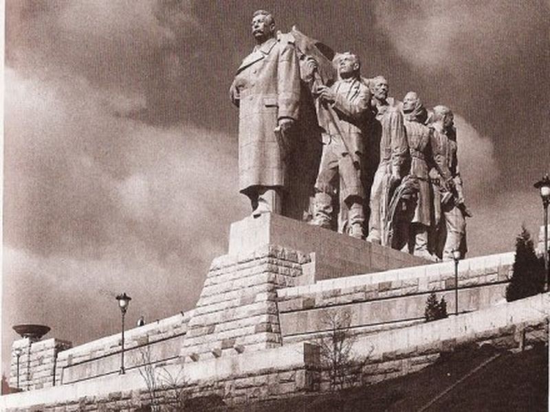 Памятник Сталину