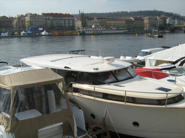 Выставка катеров и яхт 2012 (LODĚ NA VODĚ 2012)