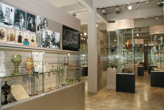 Музей стекла Мозер (Muzeum Moser)