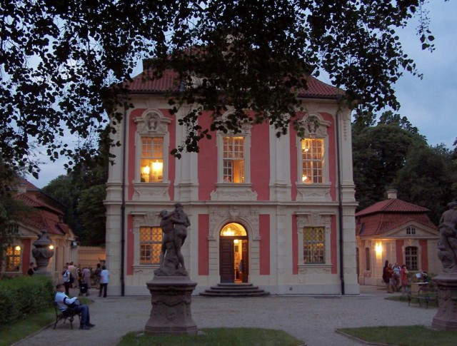 VIII фестиваль Музейные ночи 2012 (Festival muzejních nocí ) VIII фестиваль Музейные ночи 2012 (Festival muzejních nocí )
