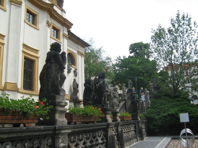 Лорета Лорета