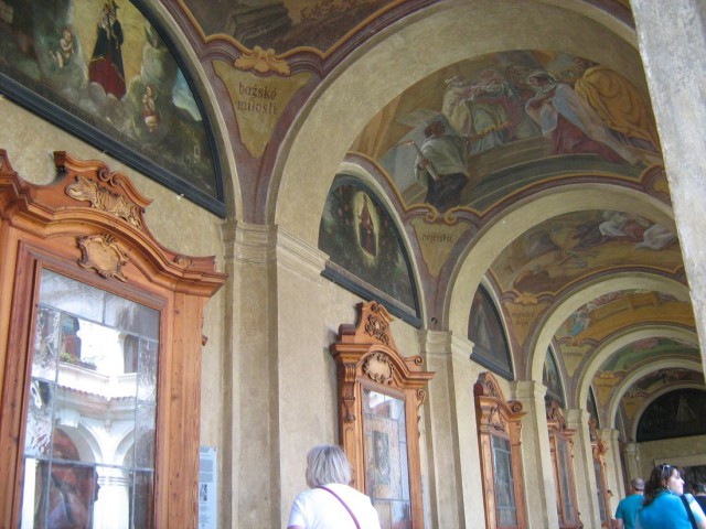 Лорета Лорета