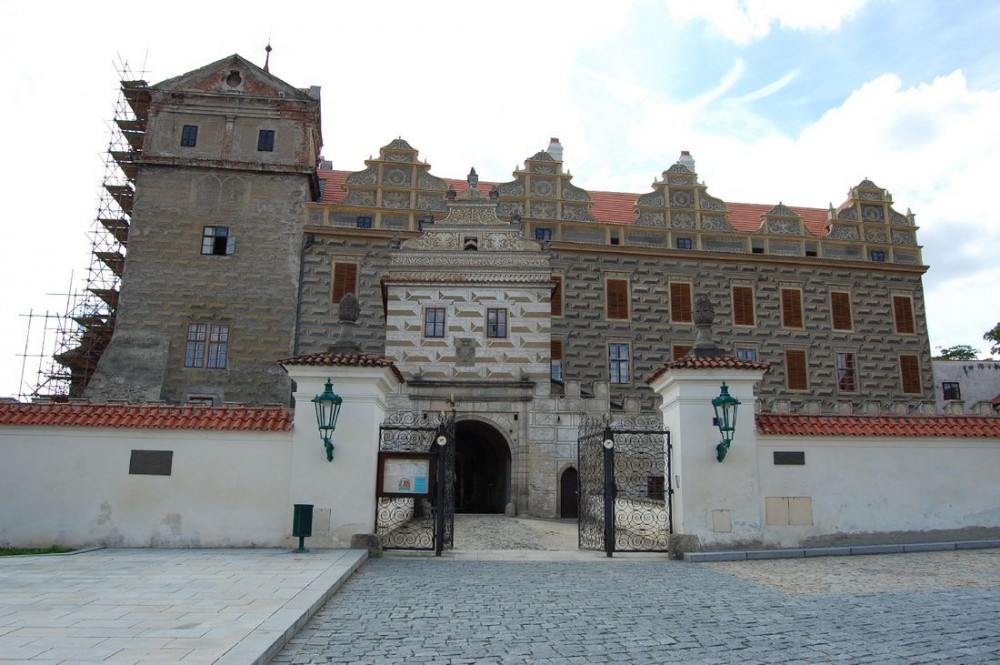 Горшовски Тын (Horšovský Týn) Горшовски Тын (Horšovský Týn)