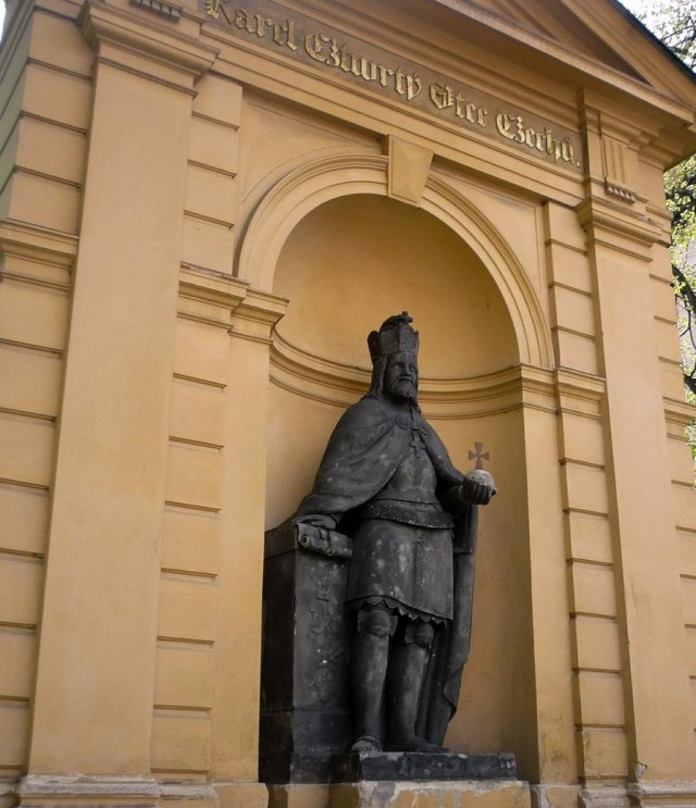 Церковь девы Марии и святого Карла Великого (Kostel Panny Marie a svatého Karla Velikého) Церковь девы Марии и святого Карла Великого (Kostel Panny Marie a svatého Karla Velikého)