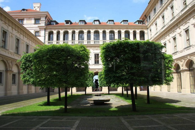 Сад Чернинского дворца (Černínský palác) Сад Чернинского дворца (Černínský palác)