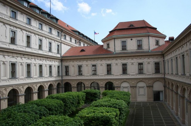 Сад Чернинского дворца (Černínský palác) Сад Чернинского дворца (Černínský palác)