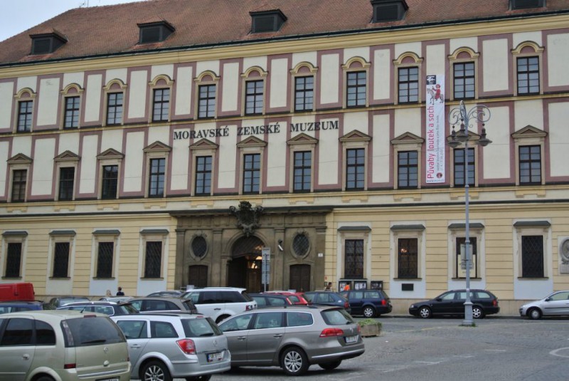 Площадь "Овощной рынок" (Zelný trh). Площадь "Овощной рынок" (Zelný trh).