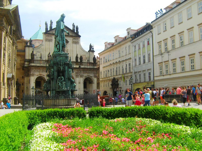 Площадь Крестоносцев (Křížovnické náměstí)