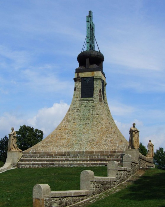 Могила Мира (Mohyla míru) Могила Мира (Mohyla míru)