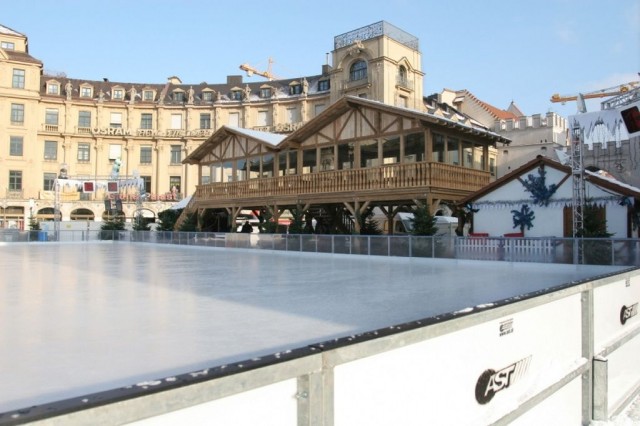 Каток на Карлсплатц (Karlsplatz) Каток на Карлсплатц (Karlsplatz)