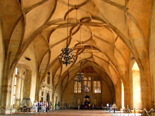 Архитектура Праги. Период с середины XIII до середины XVI вв. Готика.