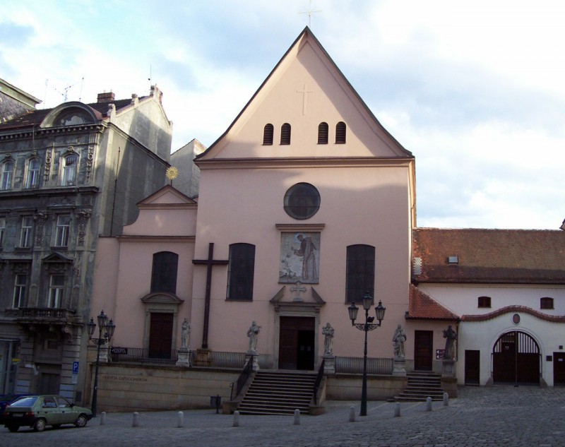 Костел Нахождения св. Креста (Kostel Nalezení svatého Kříže)