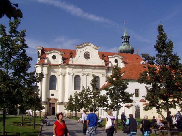 Бржевновский монастырь (Břevnovský klášter)