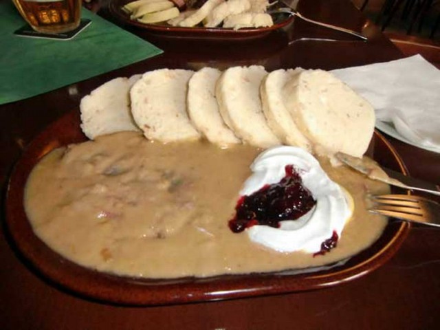 Свичкова на сметане