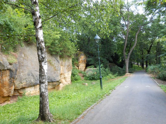 Песчаниковые скалы