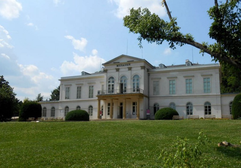 Летний дворец Кинских (Letohrádek Kinských)