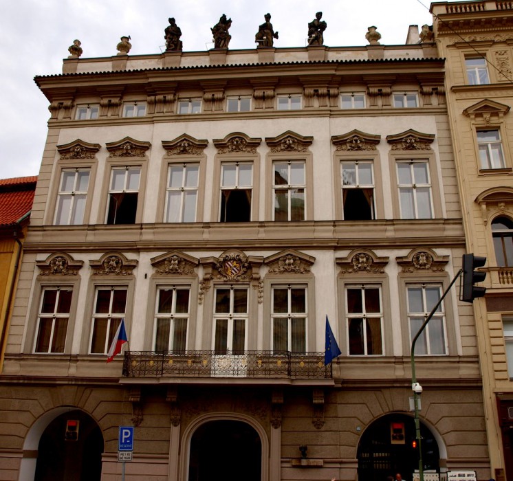 Кайзерштейнский дворец (Kaiserštejnský palác)