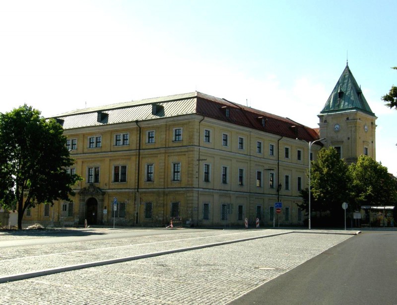Замок Остров (Zámek Ostrov)