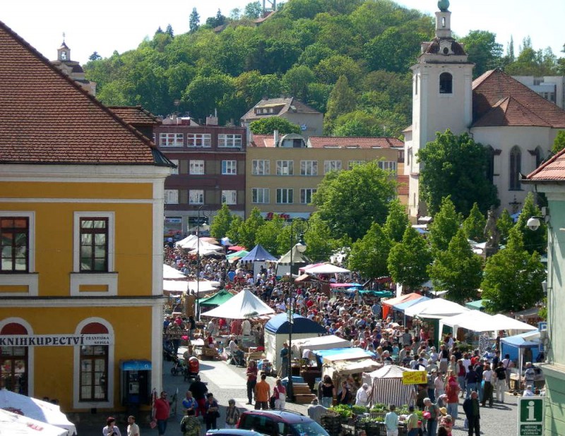 Гусова площадь (Husovo náměstí)