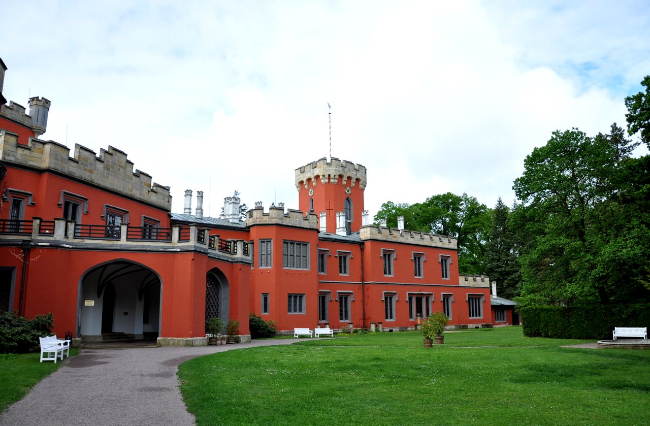 Крыло замка