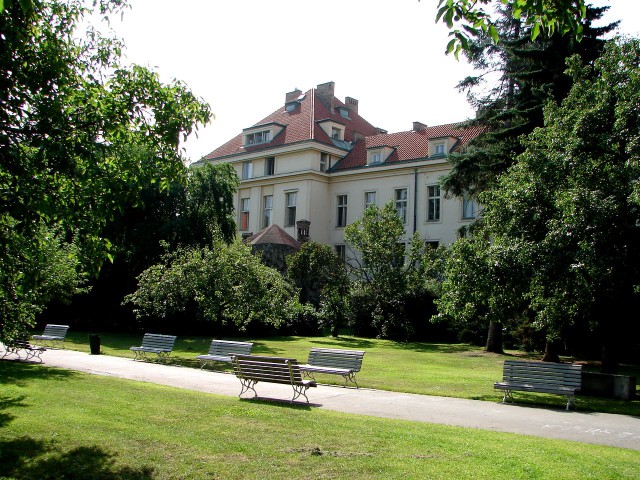 Монастырь босых кармелиток (Klášter bosých karmelitánek)