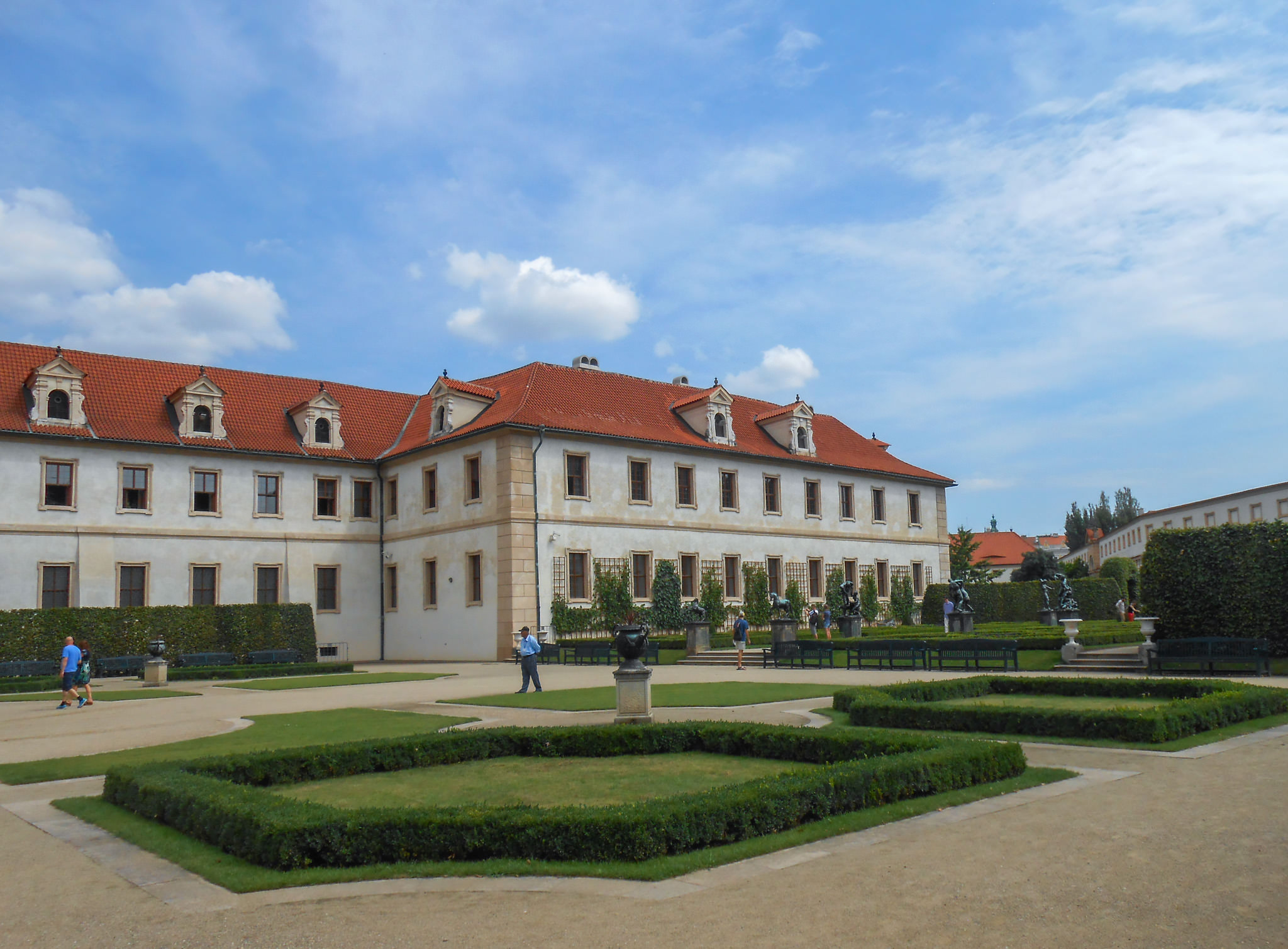 Лобковицкое крыло