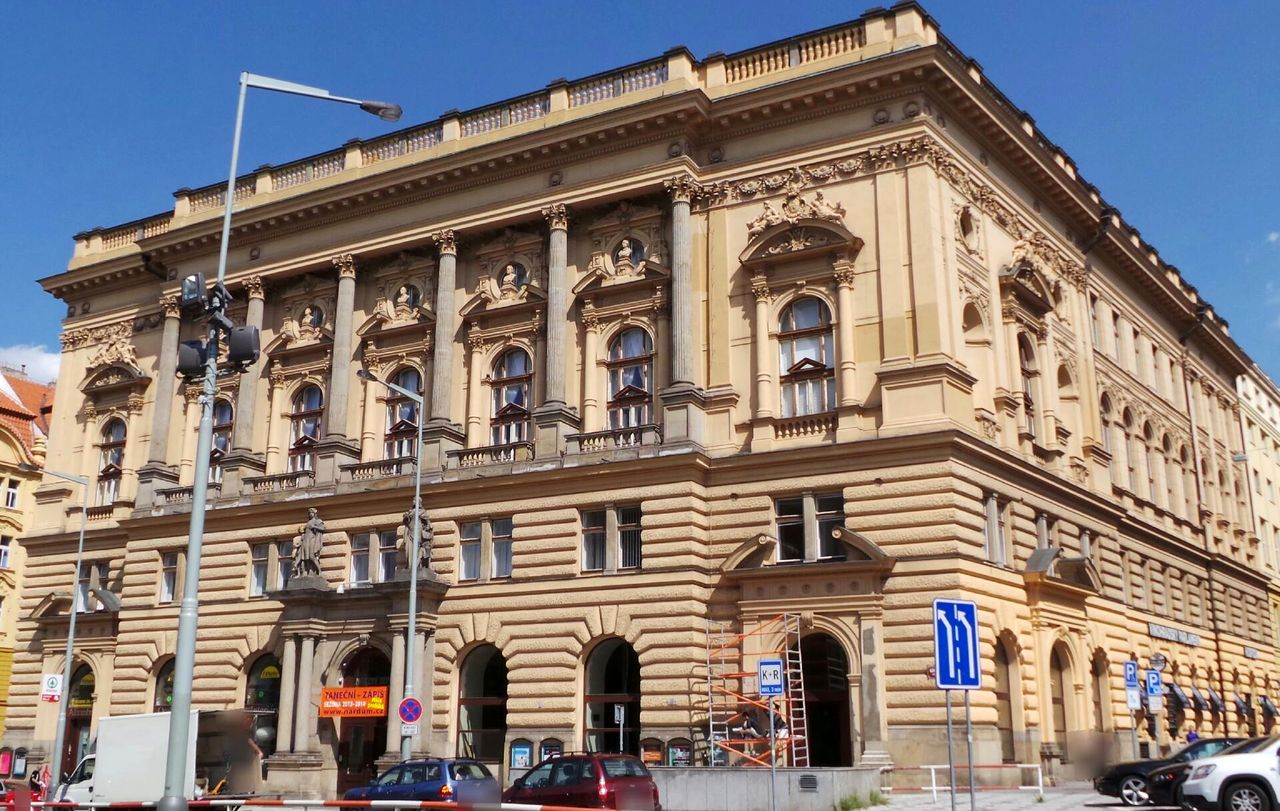 Национальный дом на Виноградах (Vinohradský Národní dům)
