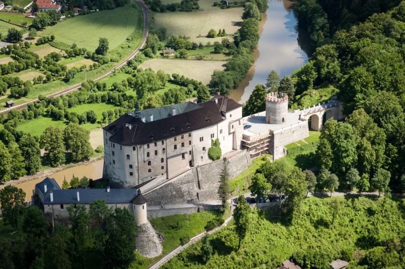 Замок Чешский Штернберк (Český Šternberk)