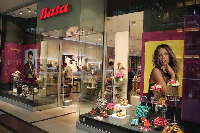 Витрина магазина Bata