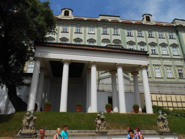 Павильон Bellevue