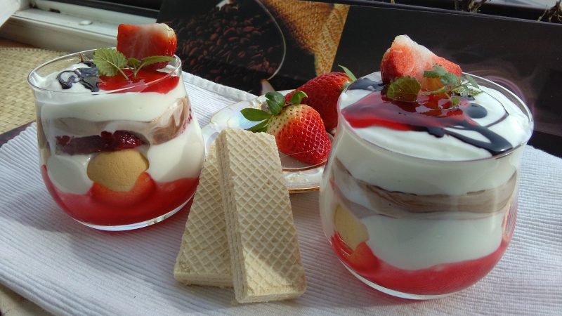 Мороженое с фруктами