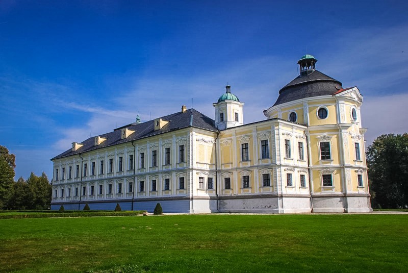 Замок Краварже