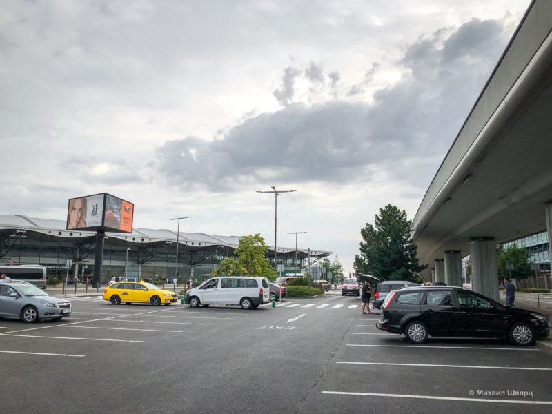 Бесплатная парковка в аэропорту Праги