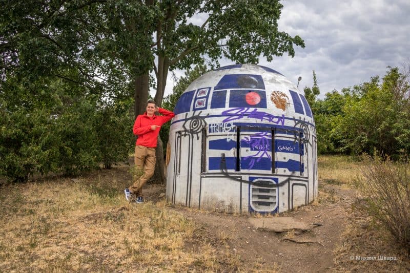 Дроид R2-D2 в парке Folimanka